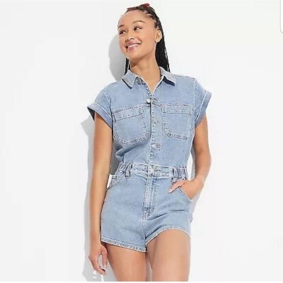 Wild Fable NWT Size Medium Game Day Short Sleeve Denim Romper Jean Medium Wash - Picture 1 of 15